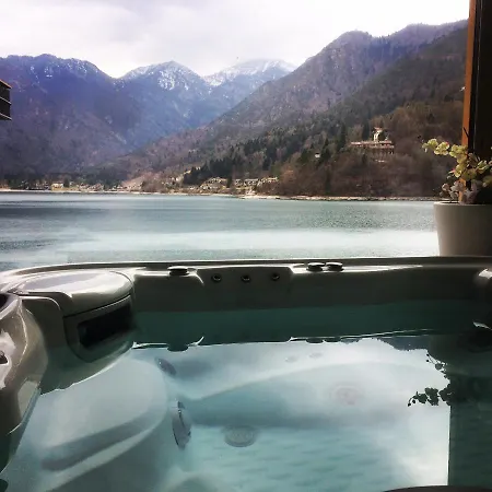 Hotel Albergo Mezzolago 3*