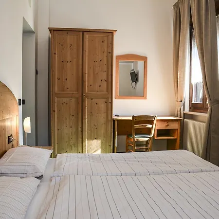 Albergo Mezzolago Hotel