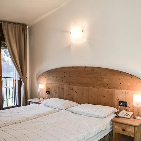 Albergo Mezzolago 3* Mezzolago