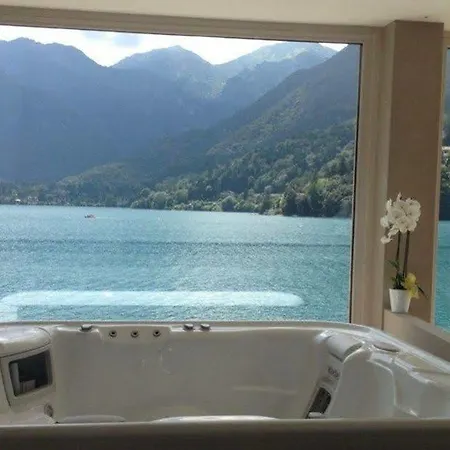Albergo Mezzolago 3* Mezzolago